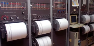 Tërmeti me magnitudë 6.7 ballë godet Indonezinë, nuk ka rrezik për cunami sipas autoriteteve