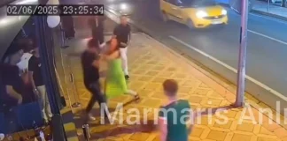 Sherr i fortë në Turqi, përplasja mes turistëve anglezë dhe punonjësve të një dyqani degradon për një kartmonedhë