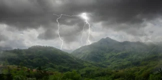 Indi, të paktën 33 të vdekur nga goditjet e rrufeve në verilindje të vendit