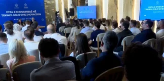 “Së shpejti muzeu me AI”/ Takimi maratonë me përfaqësues të teknologjisë, Rama kritika sektorit privat dhe bankave: Janë të prapambetura!