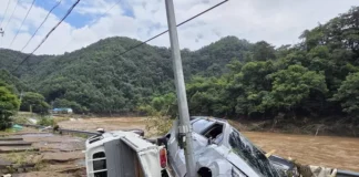 SEUL – Shira të rrëmbyeshëm përfshijnë Korenë e Jugut, 14 të vdekur