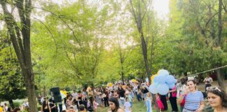 Fëmijët,protagonistët e mbrëmjes në Parkun “Rinia” të Elbasanit