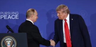 Trump dhe Putin përplasen me gjeste pushteti në samitin e Alaskës? Ekspertët analizojnë gjuhën e trupit të dy liderëve