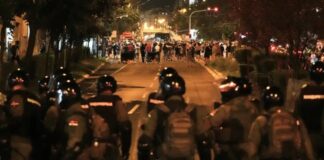 Përshkallëzohen protestat në Serbi! BE kritikon dhunën, Vuçiç akuzohet për përdorim të bandave kriminale për të shtypur demonstruesit