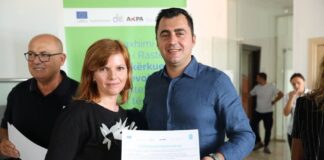 Certifikohen 100 gra dhe vajza në Elbasan, një model i ri për punësim dhe kujdes social