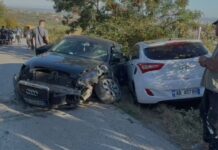 Aksident i rëndë në Fier, përfshihen tre automjete. Një person përfundon në spital