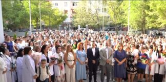 Llatja/ Shkolla e rikonstruktuar “Fadil Gurmani” mirëpret nxënësit në ditën e parë të vitit shkollor(Video)