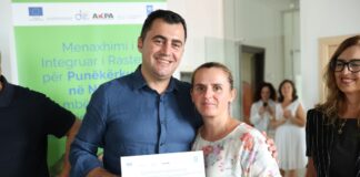 Certifikohen 100 gra dhe vajza në Elbasan, një model i ri për punësim dhe kujdes social