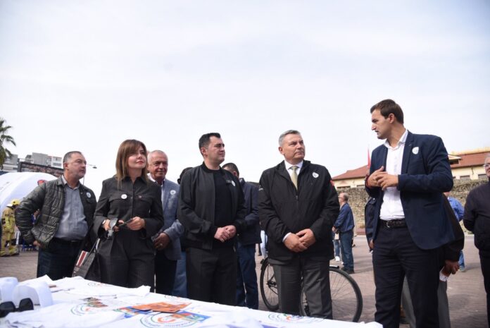 7c7b1b5a-2519-43b3-9167-a1294fd93cb8