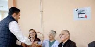 “Harmoni ndër breza:Llatja dhe të rinjtë festojnë me të moshuarit e Elbasanit”