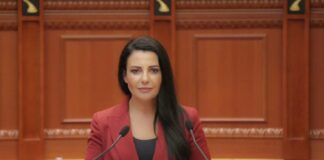 Liria ka emër, drejtësi për çlirimtarët”/ Balluku thirrje qytetarëve për protestën në mbështetje të liderëve të UÇK-së: Bashkohemi në Tiranë për drejtësi