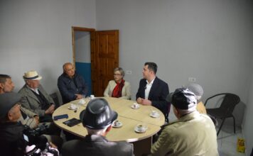 Gledian Llatja viziton qendrën e sapohapur për të moshuarit, një model kujdesi dhe dashurie në komunitet