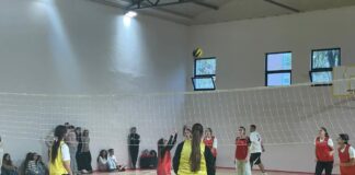 Starton kampionati i volejbollit shkollor në Elbasan: “Kostandin Kristoforidhi” dominoi në vajza dhe djem