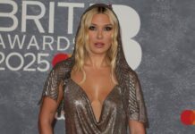 “Mos më “vrisni” me tituj”, aktorja Millie Brown u kërkon gazetarëve të ndalojnë së komentuari imazhin e saj