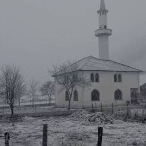 Fshatrat malore të Librazhdit zbardhen nga borë, rrugët mbeten të kalueshme