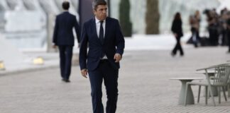 “Nuk mund të vazhdoj më”/ U akuzua se keqmenaxhoi përmbytjet vdekjeprurëse të një viti më parë, jep dorëheqjen presidenti i rajonit të Valencias