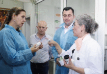 Kumbaro në laboratorin “AMEL” në Elbasan, nismë për ta afruar natyrën me shkollat