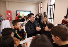 Elbasani kujton 25 vite nga rishkrimi i Konventës për të Drejtat e Fëmijëve në gjuhën e fëmijëve