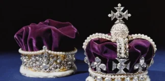 Protestuesit hedhin krem pastiçerie mbi Xhevahiret e Kurorës/ Mbyllet Kulla e Londrës, katër të arrestuar