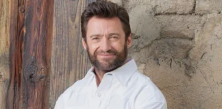 Hugh Jackman zbulon incidentin që e turpëroi në skenë: Më ndodhi live, para gjithë publikut
