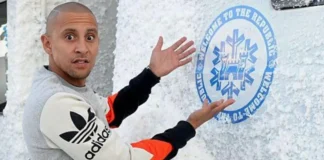 Tronditet Afrika e Jugut, DJ i njohur ekzekutohet me armë zjarri në mes të qytetit