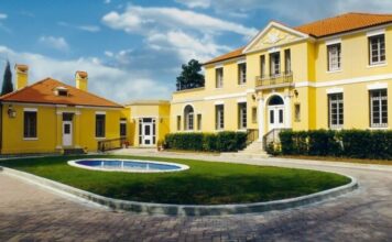 Ambasada Amerikane paralajmëron: Mashtrimi për martesë në SHBA mund të sjellë dënime të rënda dhe pasoja serioze