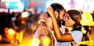 Përse duhet të puthni dikë mesnatën e Vitit të Ri?