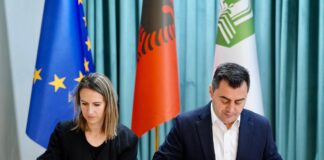 Elbasani mikpret Democracy Week 2026, Bashkia nënshkruan marrëveshje bashkëpunimi