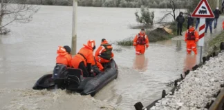 Shqipëria në ditën e katërt të përmbytjeve, 13211 ha toka dhe 1587 banesa nën ujë! “Shfryhet” Vjosa, Rama: Do kompensohen dëmet