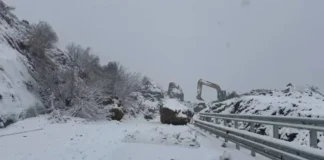 Moti i keq në vend/ Disa fshatra në Korçë pa energji elektrike, vijojnë problematikat pas çarjes së argjinaturës së Devollit