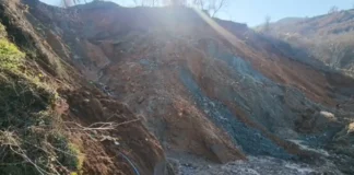 Rrëshqitje masive toke në fshatin Spathar të Librazhdit, dëme në banesa dhe infrastrukturën rrugore