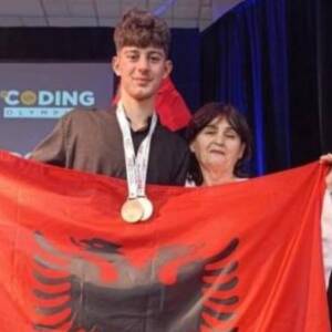 Nxënësi nga Cërriku shpallet kampion bote në Matematikë në SHBA, Loris Qosja fiton Medalje Ari