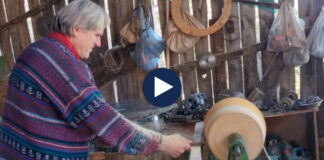 Artizani i Librazhdit/ Gani Çepi punon drurin prej 40 vitesh, pasoni që nisi nga programet e huaja