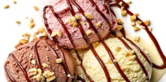 Receta e thjeshtë e akullores së shtëpisë me tre shije të ndryshme