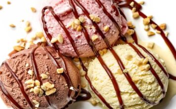 Receta e thjeshtë e akullores së shtëpisë me tre shije të ndryshme