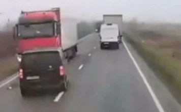 Aksidenti tragjik në Rumani/ Dëshmia tronditëse e të mbijetuarit për mjekun grek: Shoferit iu bllokua timoni pas parakalimit sepse…