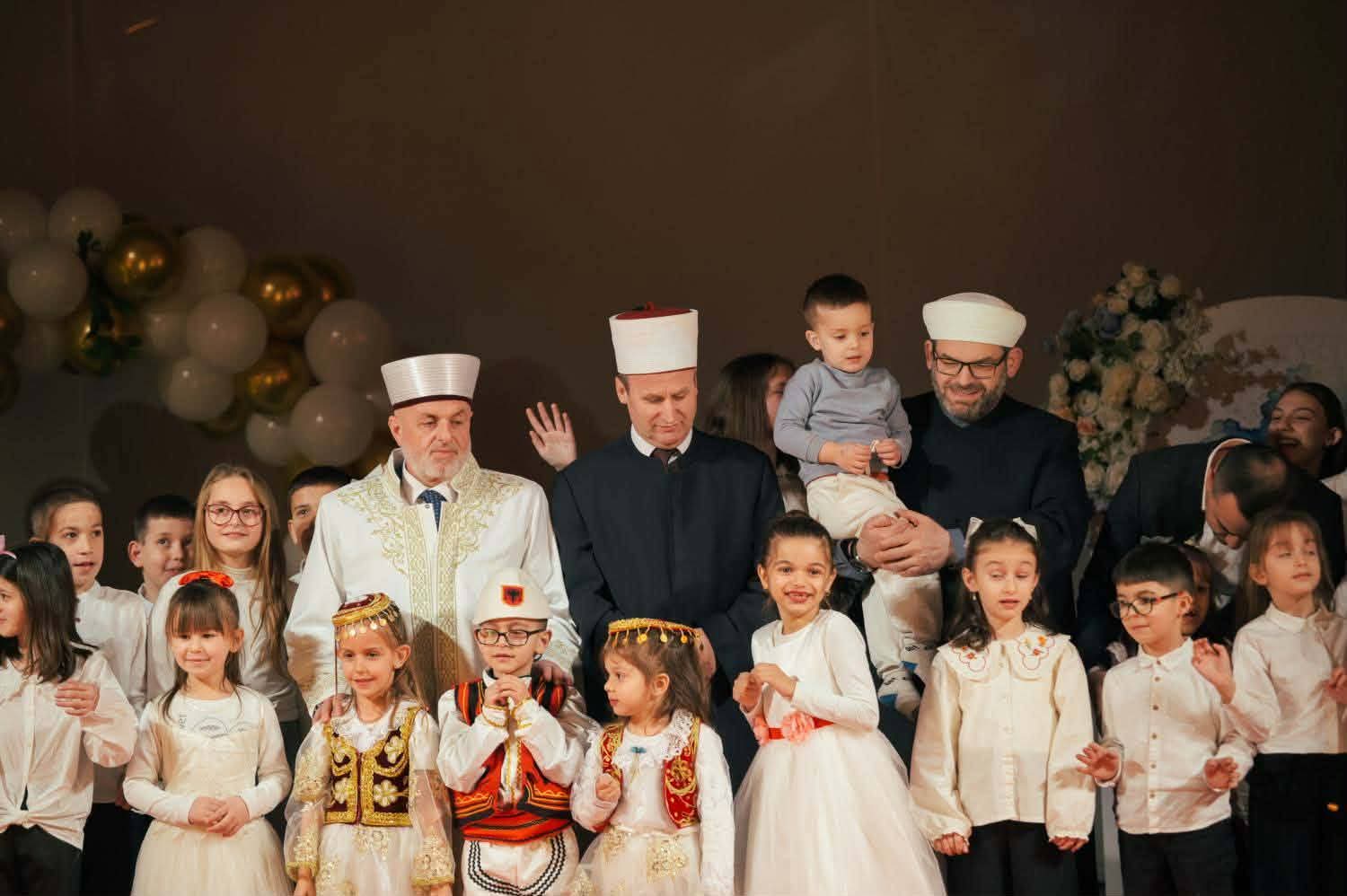 Simpozium në Elbasan për Ramazanin: Besimi dhe etika në fokus të shoqërisë bashkëkohore