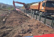 Në lidhje me rrëshkitjen e një pjese të trotuarit në rrugën “Gjergj Arianiti” Bashkia e Elbasanit sqaron