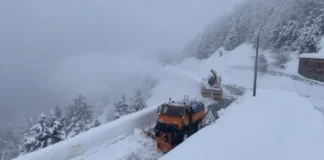 Ortekë dëbore në aksin Qafë Thore-Theth, rruga bllokohet plotësisht