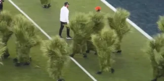 Super Bowl LX/ Shfaqja e Bad Bunny hyn në histori, figurantët e veshur si.. shkurre u paguan mbi 1,300 dollarë