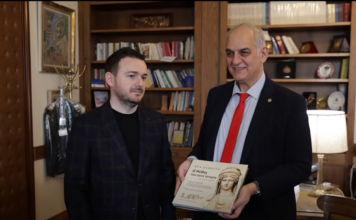 Salla dhe rektori i Universitetit Bujqësor të Athinës diskutojnë bashkëpunimin akademik dhe kërkimor