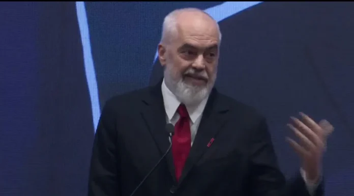 Rama e thotë për herë të parë: Vjosa Osmani u kërcënua për dy vjet, prokurorët donin t’i dhunonin zyrën se me demek do gjenin prova për krime kundër njerëzimit