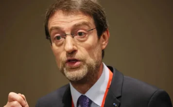 Ferit Hoxha në krye të Diplomacisë, Besnik Mustafaj: Shpresoj të revokojë ligjin e Shërbimit të Jashtëm, godet trupën diplomatike