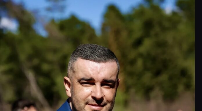 “Ervin Skënderi, djaloshi që mbjell ëndrra në pemët e Krastës”