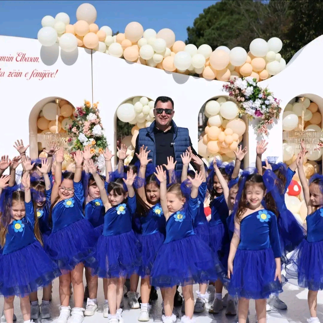 Vogëlushët mbushin Parkun “Rinia” me këngë dhe buzëqeshje për Ditën e Verës