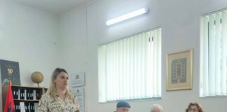 Video/Elbasan – Ekspozitë përkujtimore për Skënderbeun, nxënësit afrohen me librin dhe historinë kombëtare