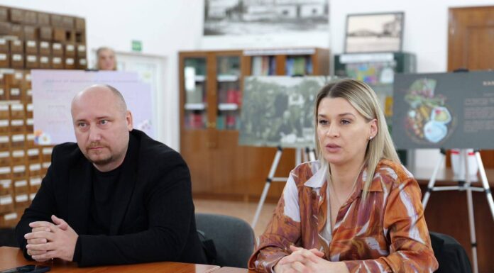 Ekspozita “Historiku i Ditës së Verës “çelet në Bibliotekën “Qemal Baholli”