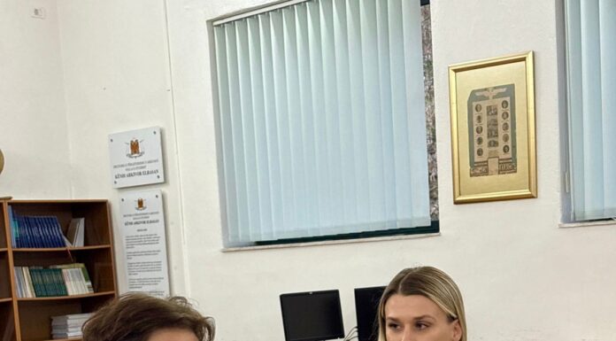 “Nga abetarja te identiteti: promovohet në Elbasan libri mbi rrugetimin e gjuhës shqipe ndër vite”