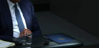 Politico: Diplomatët paralajmërojnë se dosjet sekrete të BE-së rrezikojnë të bien në duart e Kremlinit