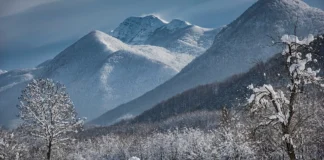 Kthehet bora në Ballkan: Fronti polar sjell gjysëm metri dëborë në Kroaci/ Moti i keq nuk do të “kursejë” as Kosovën